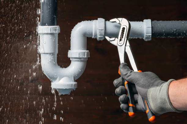 Professional Drain Cleaning technician working in Muenster, TX